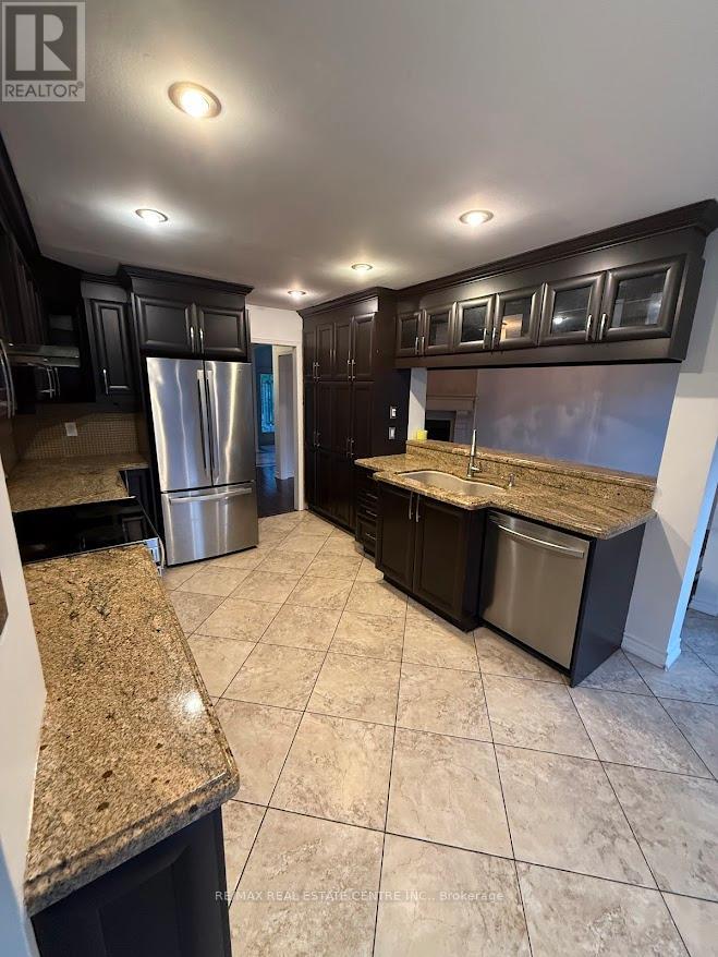 1561 Wintergrove Gardens, Mississauga, Ontario  L5M 3Z9 - Photo 14 - W13245772