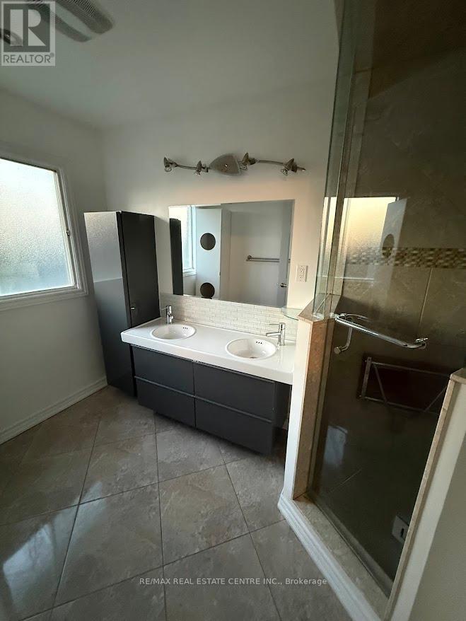 1561 Wintergrove Gardens, Mississauga, Ontario  L5M 3Z9 - Photo 17 - W13245772