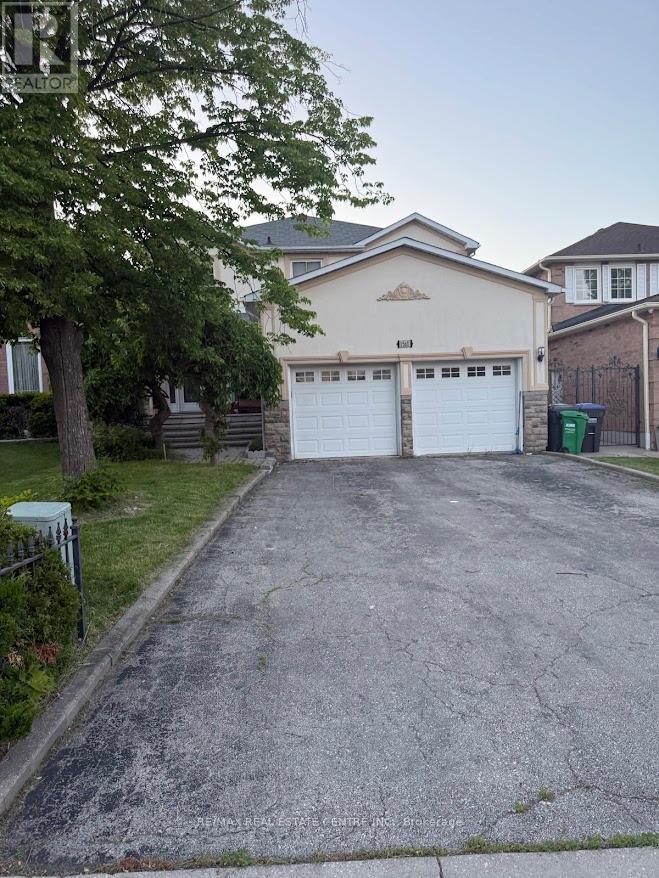 1561 Wintergrove Gardens, Mississauga, Ontario  L5M 3Z9 - Photo 2 - W13245772