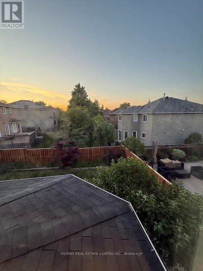 1561 Wintergrove Gardens, Mississauga, Ontario  L5M 3Z9 - Photo 25 - W13245772