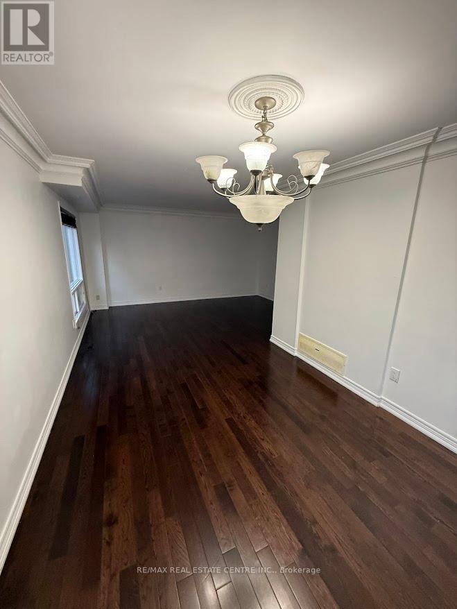 1561 Wintergrove Gardens, Mississauga, Ontario  L5M 3Z9 - Photo 3 - W13245772