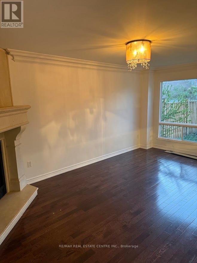 1561 Wintergrove Gardens, Mississauga, Ontario  L5M 3Z9 - Photo 7 - W13245772
