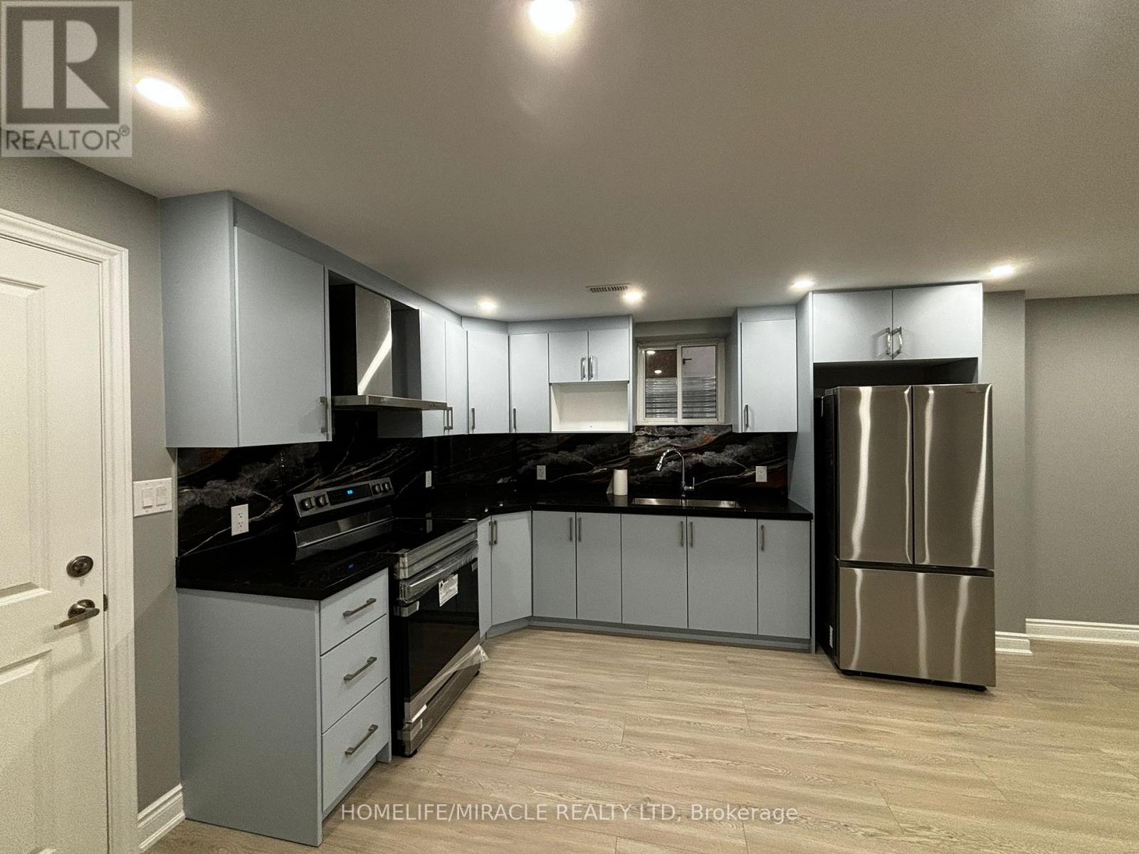35 Merrimac Drive, Brampton, Ontario  L6Y 6K4 - Photo 14 - W13245834