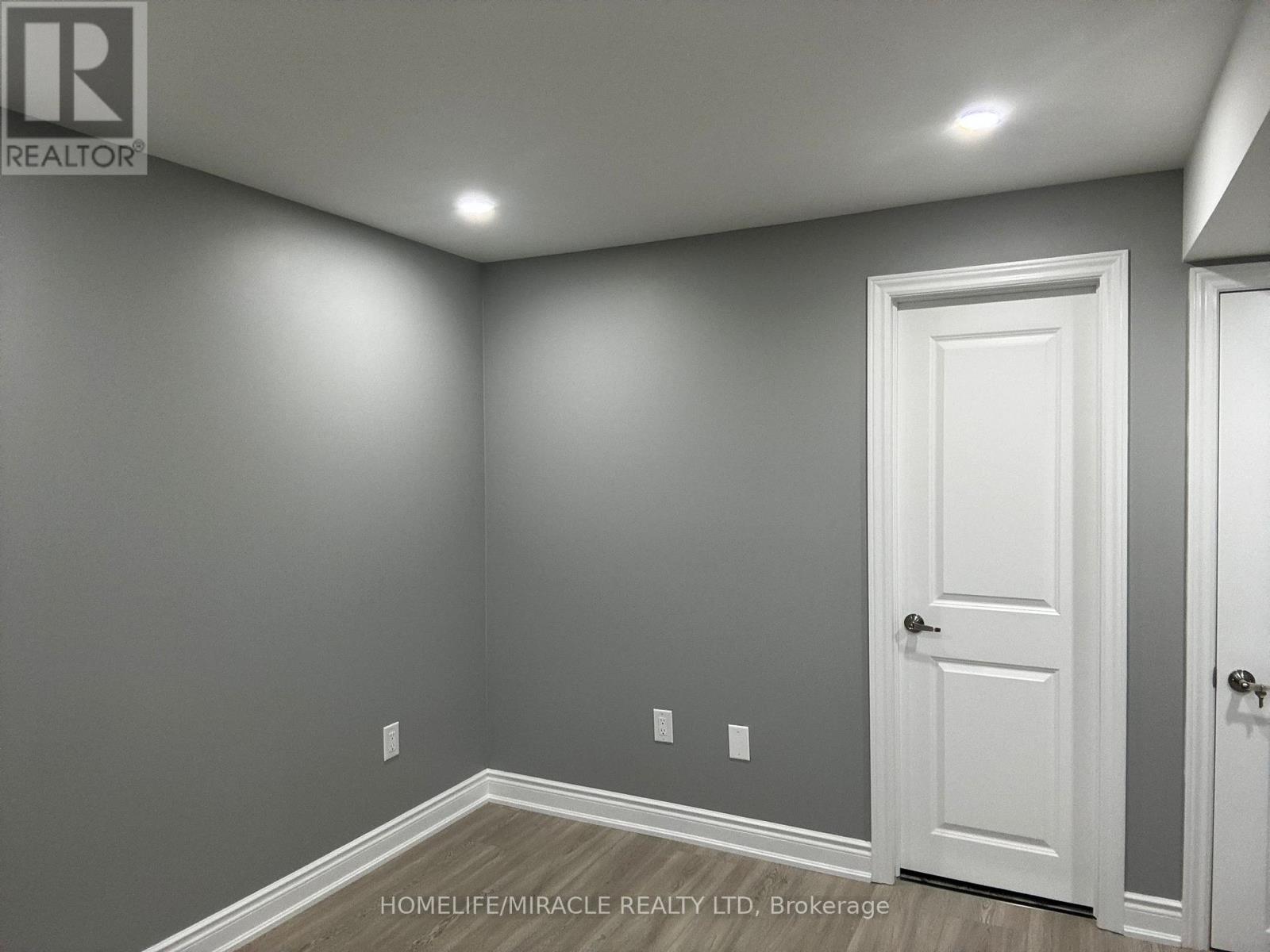 35 Merrimac Drive, Brampton, Ontario  L6Y 6K4 - Photo 8 - W13245834