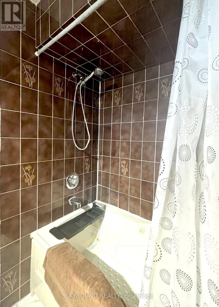 Room 1 - 33 Yatesbury Road, Toronto, Ontario  M2H 1G1 - Photo 13 - C13245684
