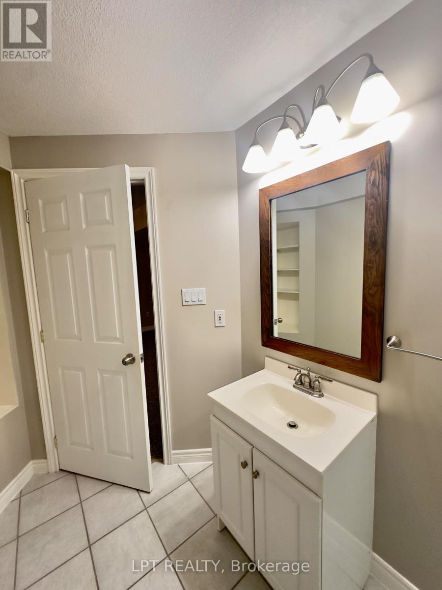 908 Copper Leaf Crescent, Kitchener, Ontario  N2E 3W1 - Photo 38 - X13243662