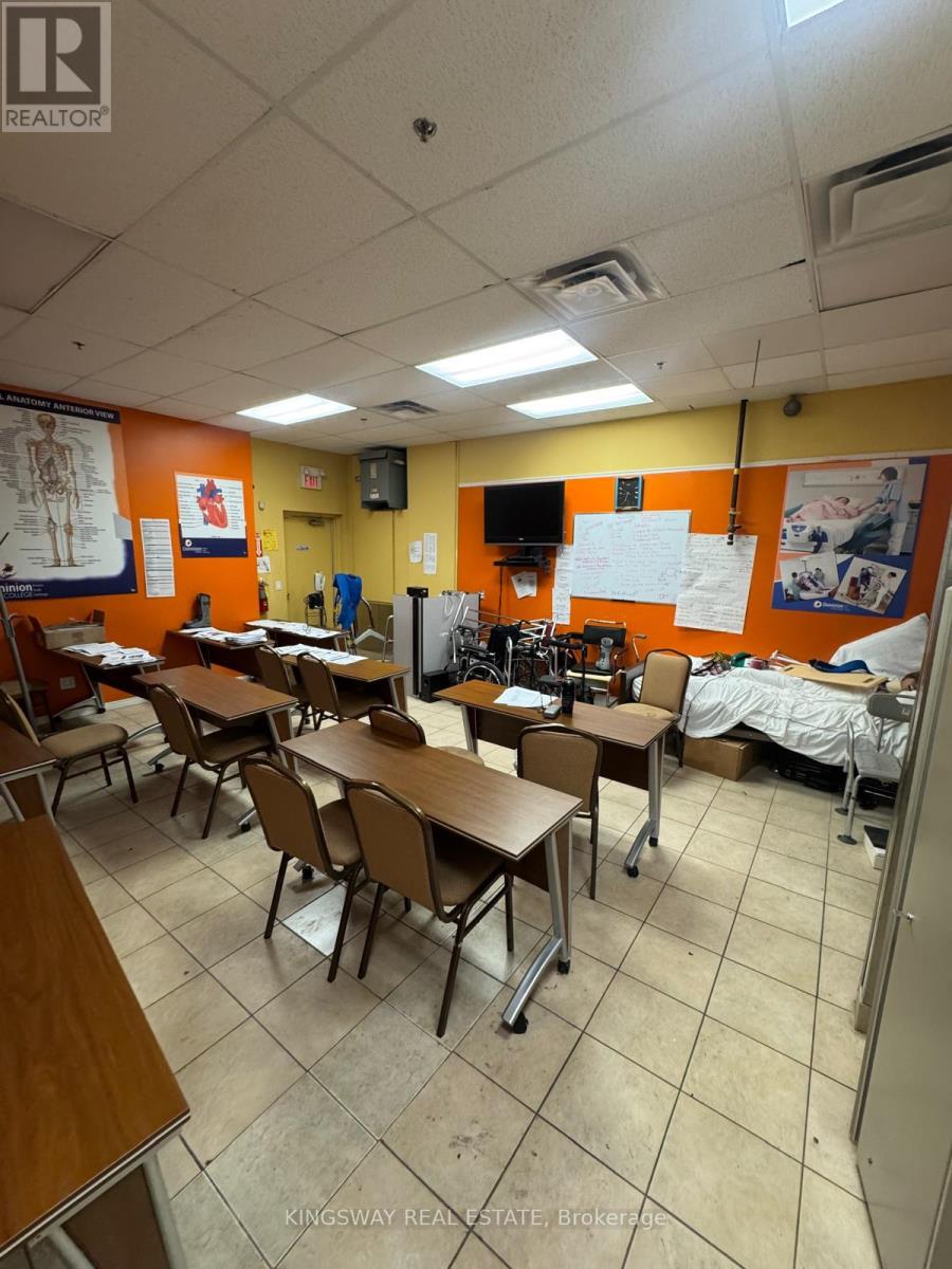 121 - 2 Automatic Road, Brampton, Ontario  L6S 6K8 - Photo 17 - W13245854