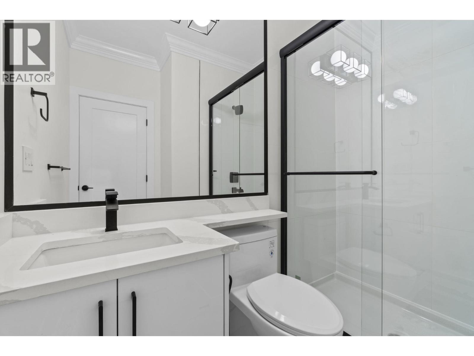 8073 18th Avenue, Burnaby, British Columbia  V3N 1J9 - Photo 14 - R3132135
