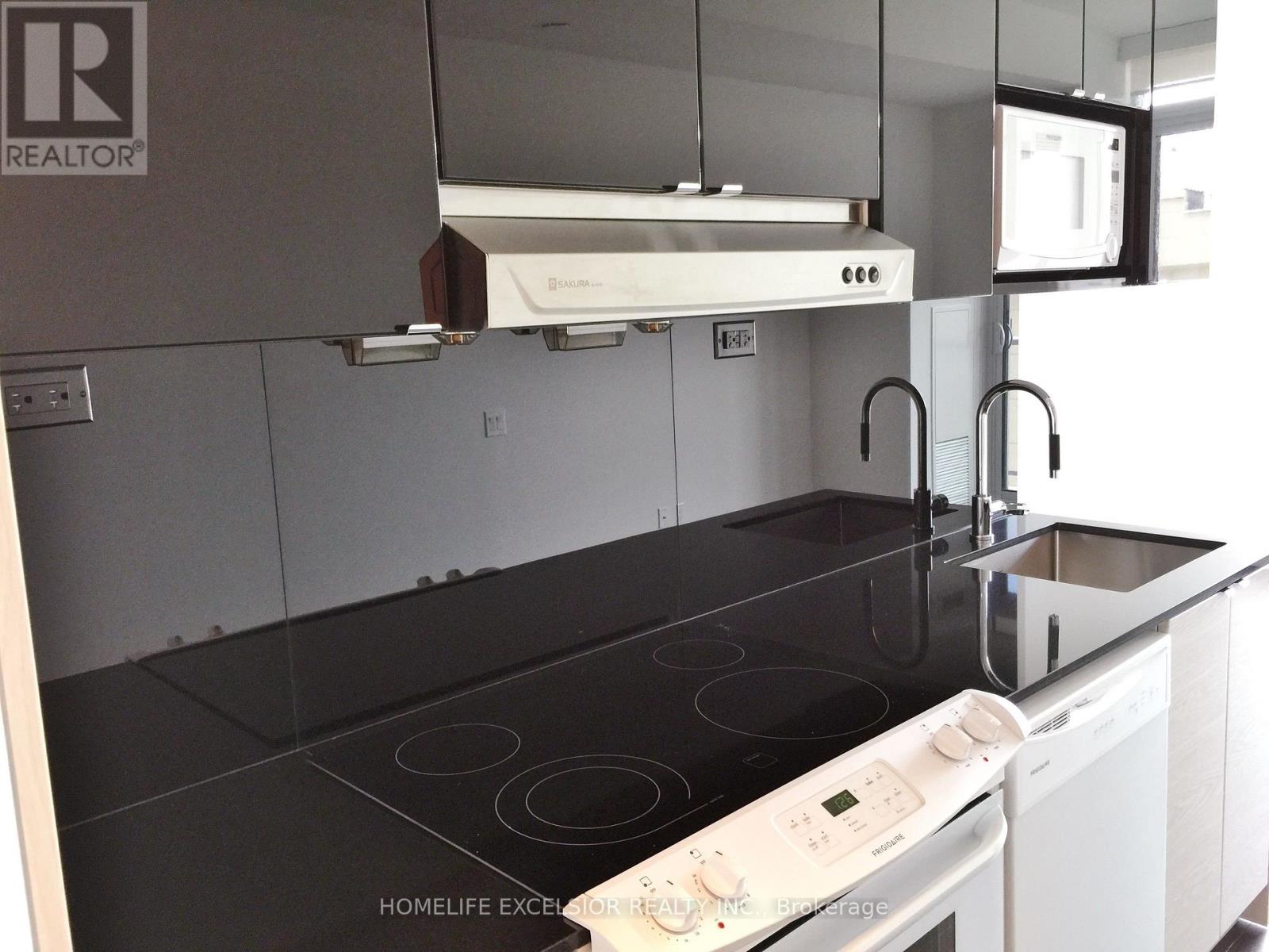 216 - 72 ESTHER SHINER BOULEVARD, Toronto, Ontario