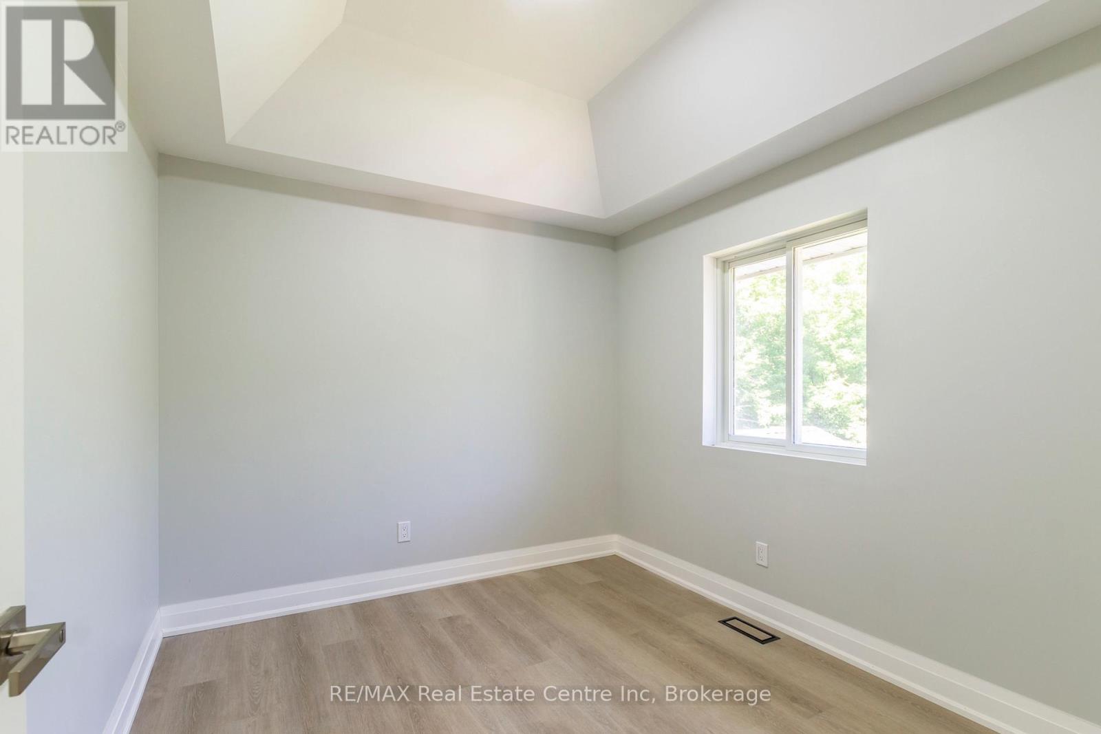 16 June Avenue, Guelph, Ontario  N1H 1H6 - Photo 13 - X13245924