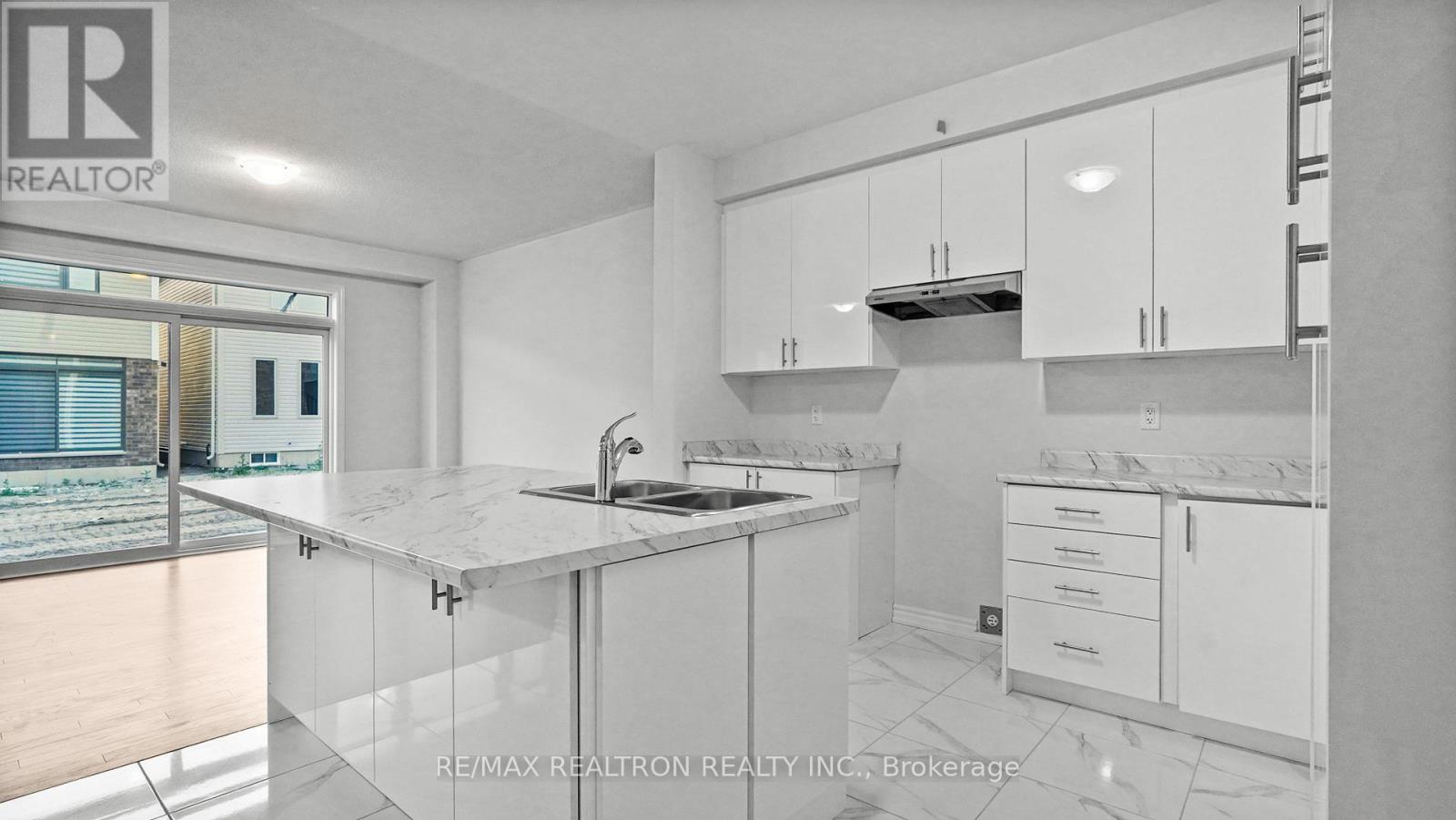 21 Prudhoe Terrace, Barrie, Ontario  L9S 2Z8 - Photo 13 - S13245884