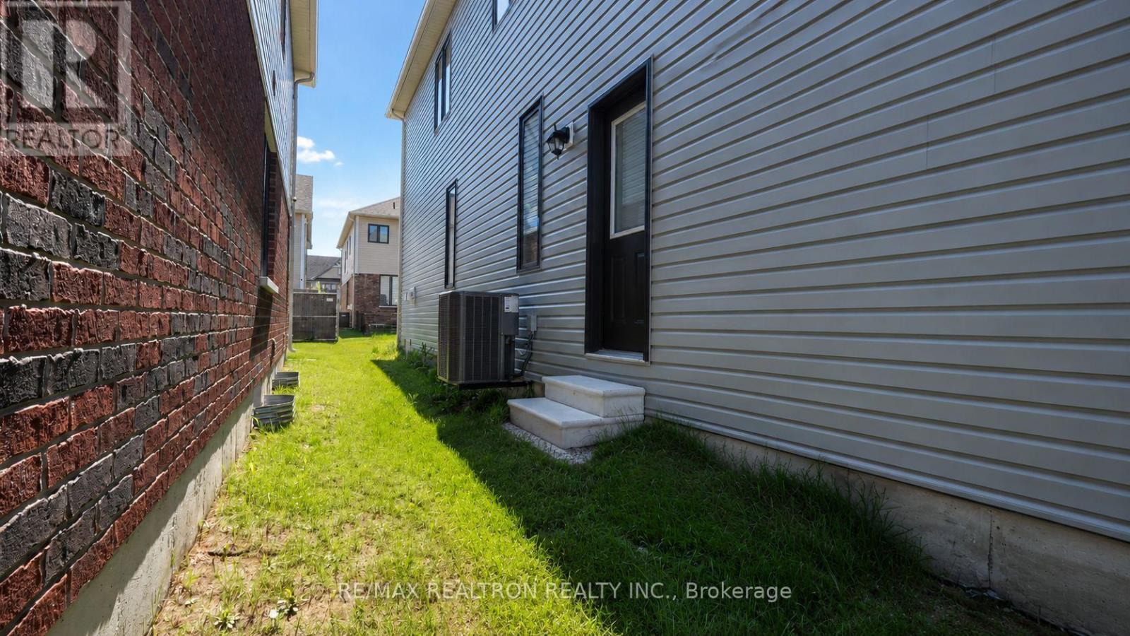 21 Prudhoe Terrace, Barrie, Ontario  L9S 2Z8 - Photo 32 - S13245884