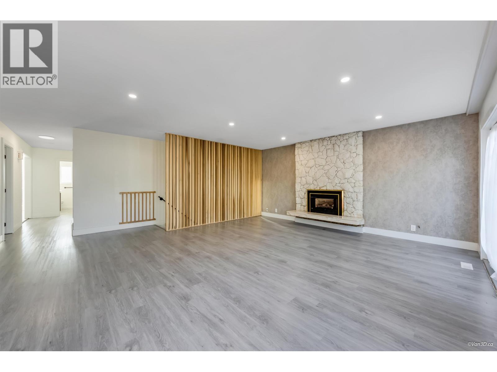 4346 Dundas Street, Burnaby, British Columbia  V5C 1B3 - Photo 11 - R3132479