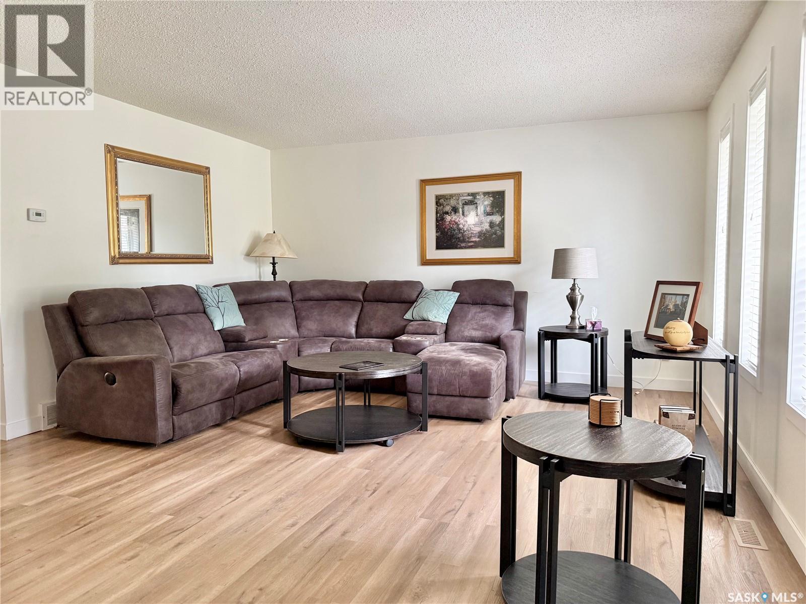 405 3rd Avenue S, Leask, Saskatchewan  S0J 1M0 - Photo 2 - SK038360
