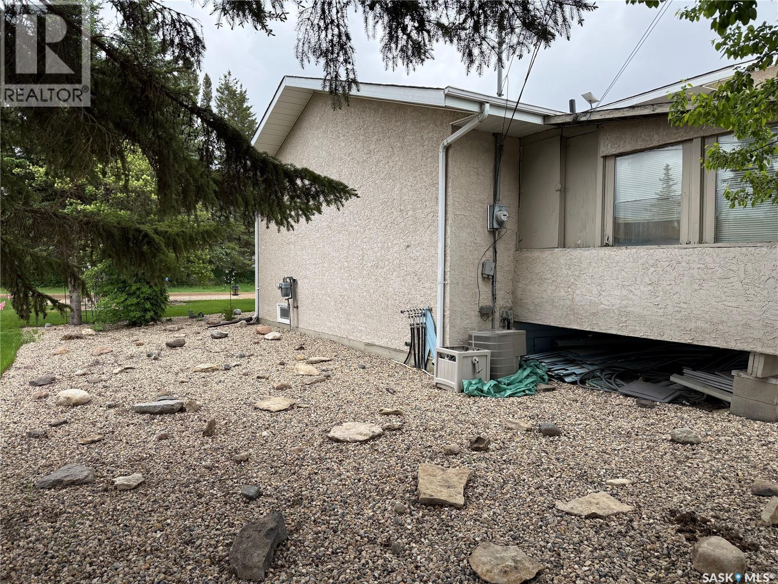 405 3rd Avenue S, Leask, Saskatchewan  S0J 1M0 - Photo 39 - SK038360