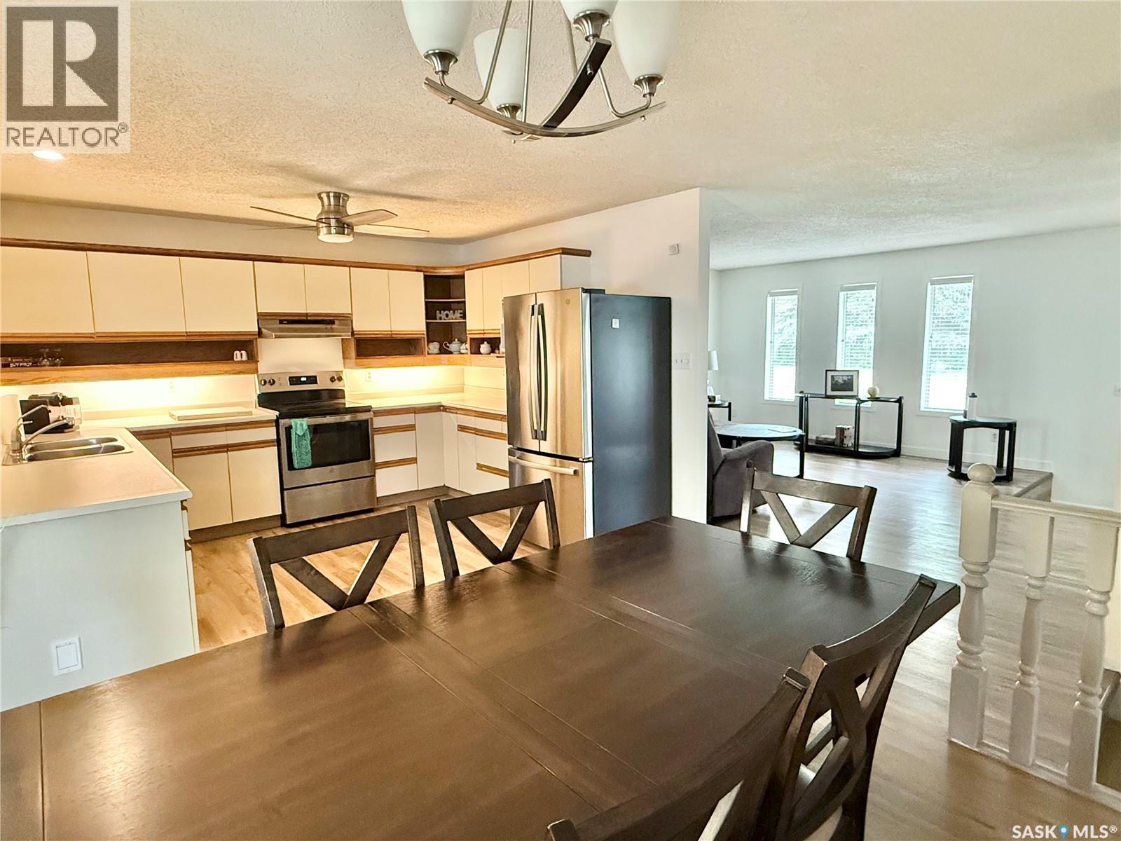405 3rd Avenue S, Leask, Saskatchewan  S0J 1M0 - Photo 4 - SK038360