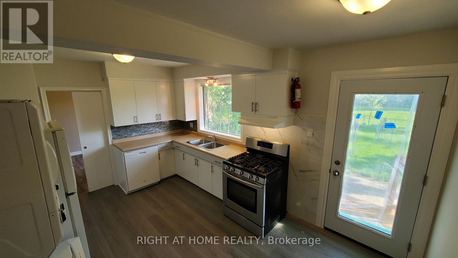 1 - 169 Yorkview Drive, Toronto, Ontario  M2R 1K2 - Photo 10 - C13245968