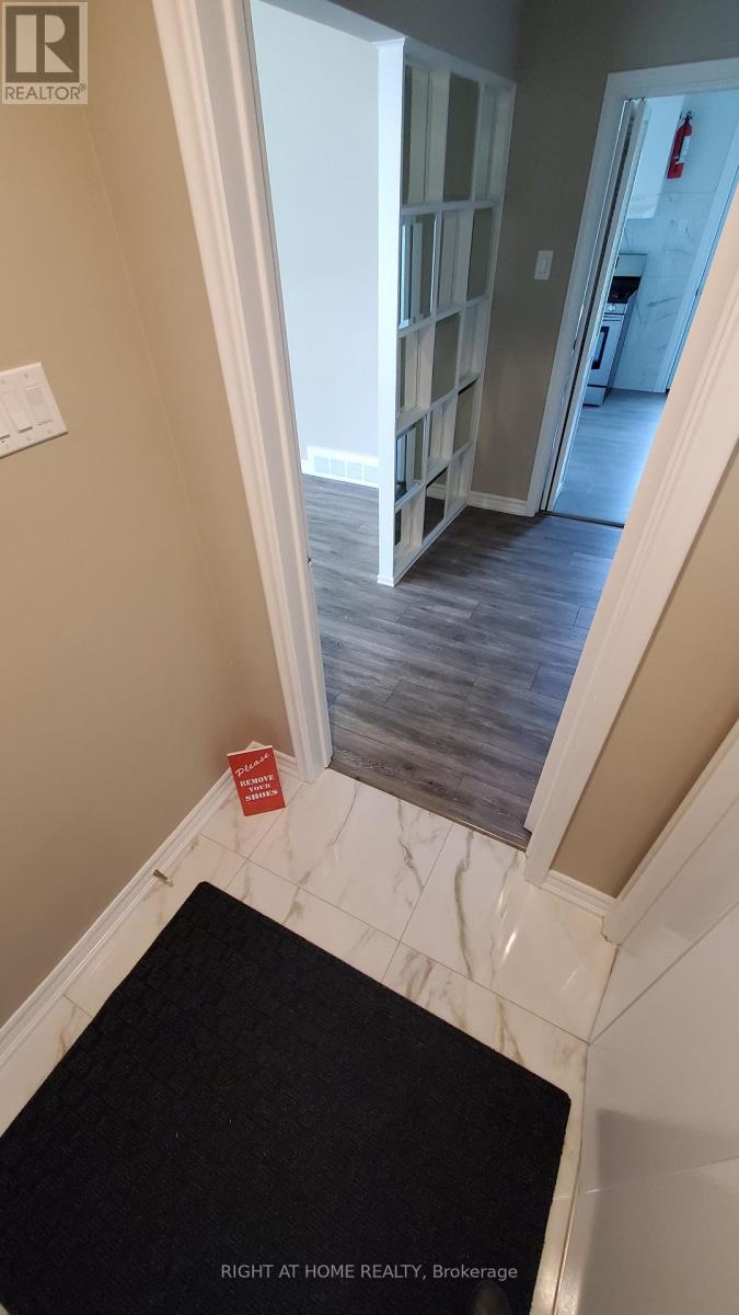 1 - 169 Yorkview Drive, Toronto, Ontario  M2R 1K2 - Photo 3 - C13245968
