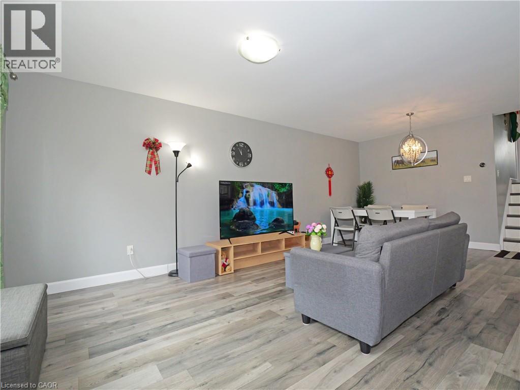 771 771 Avenue, London, Ontario  N5Y 4Y3 - Photo 3 - 40836278