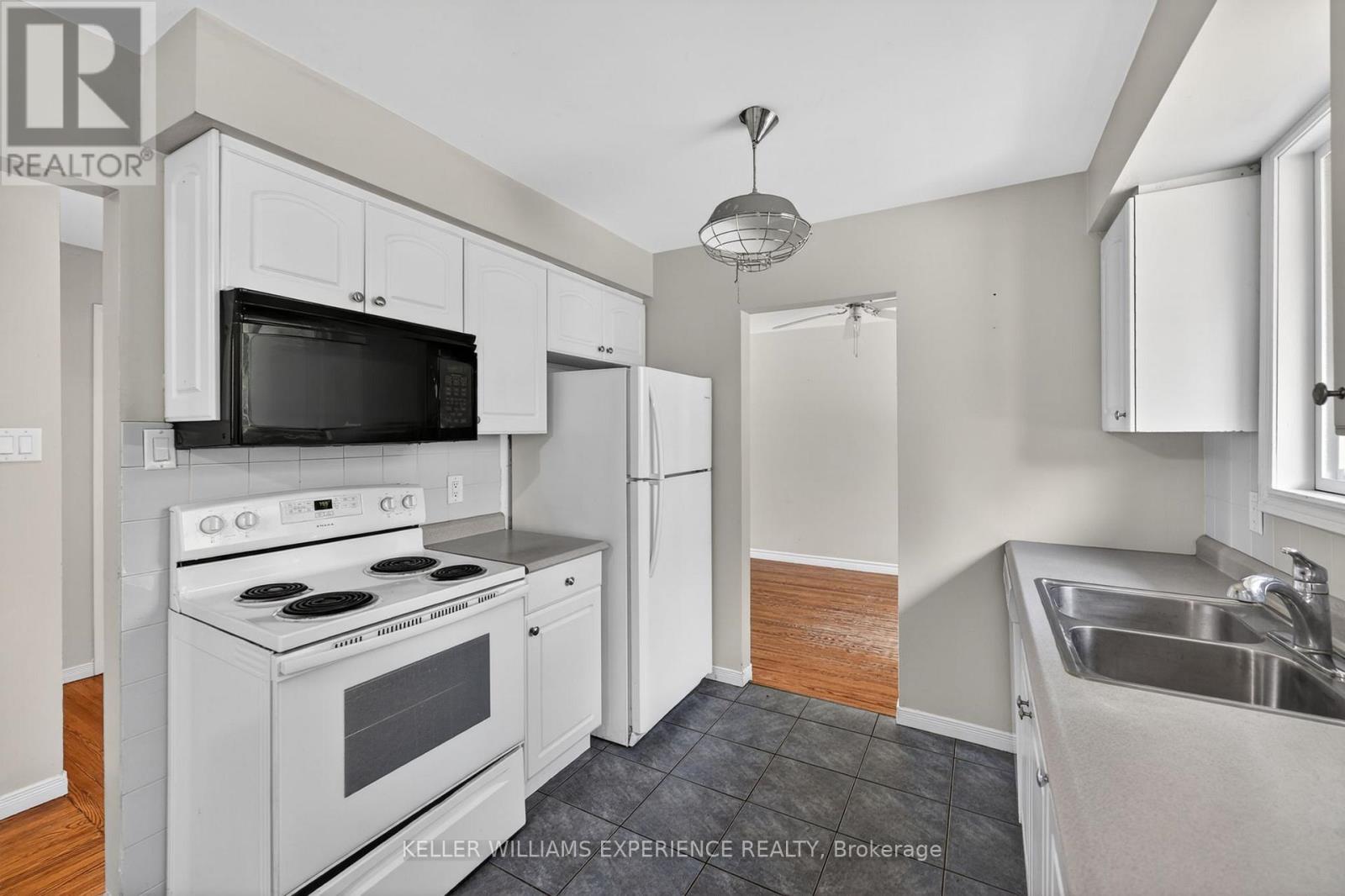 158 Cundles Road E, Barrie, Ontario  L4M 2Z9 - Photo 11 - S13245692