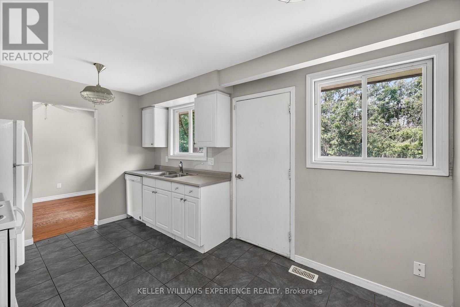 158 Cundles Road E, Barrie, Ontario  L4M 2Z9 - Photo 8 - S13245692