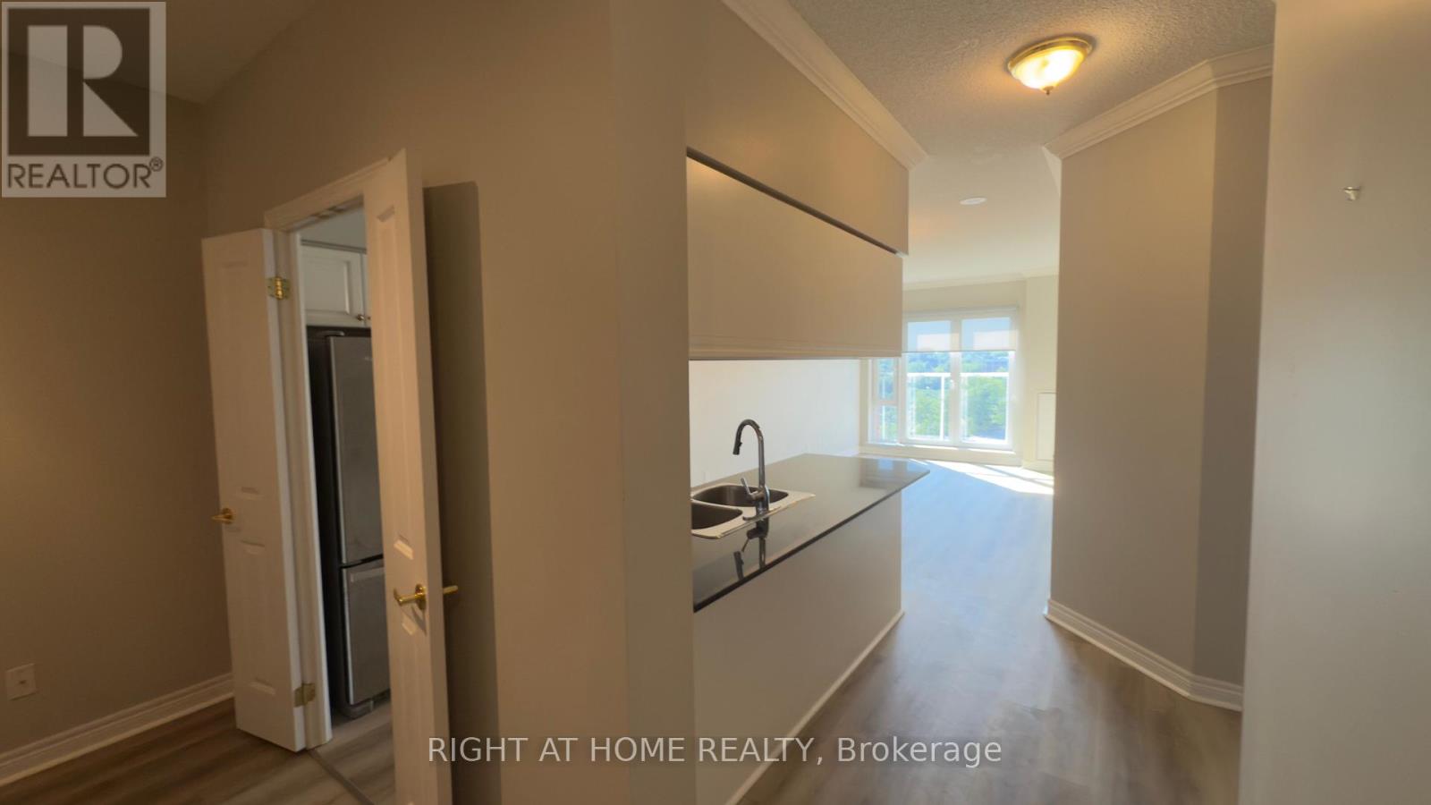 703 - 40 Old Mill Road, Oakville, Ontario  L6J 7W2 - Photo 14 - W13245972