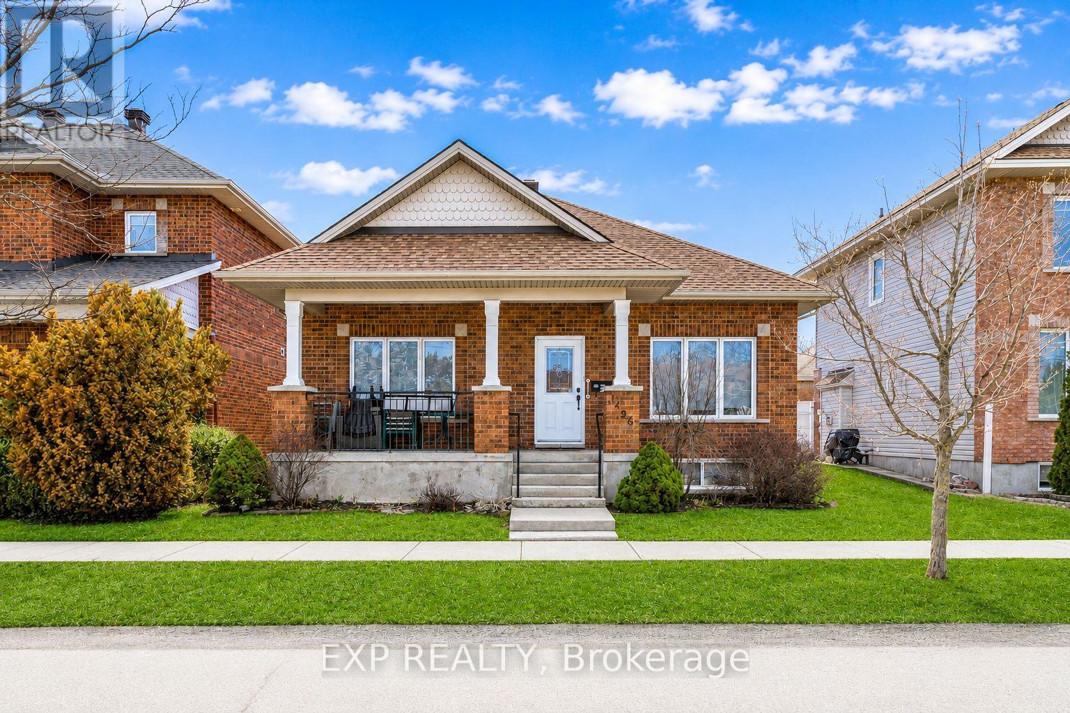 1496 QUEENSDALE AVENUE, Ottawa, Ontario