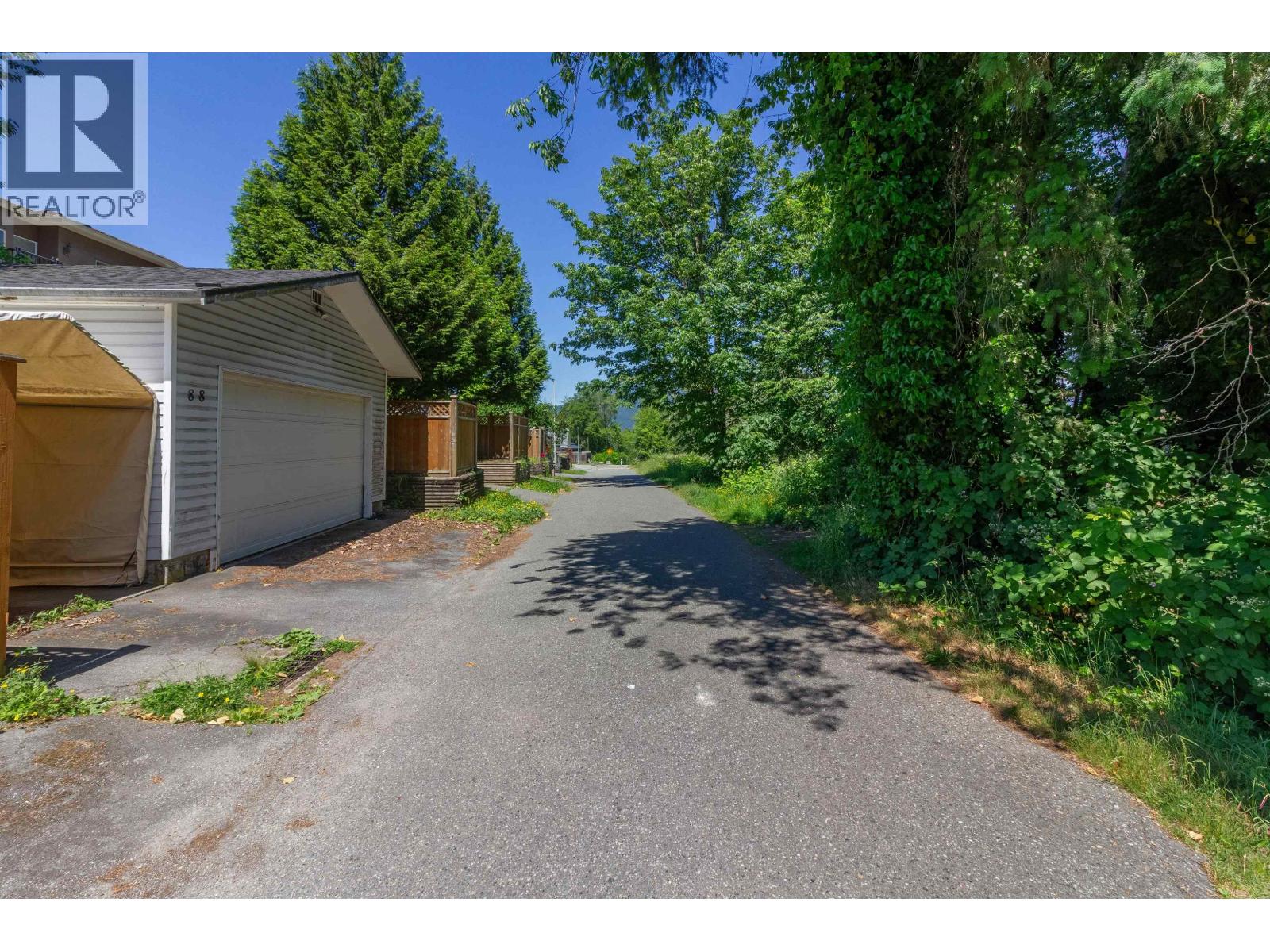 88 Fell Avenue, Burnaby, British Columbia  V5B 3Y2 - Photo 12 - R3130247