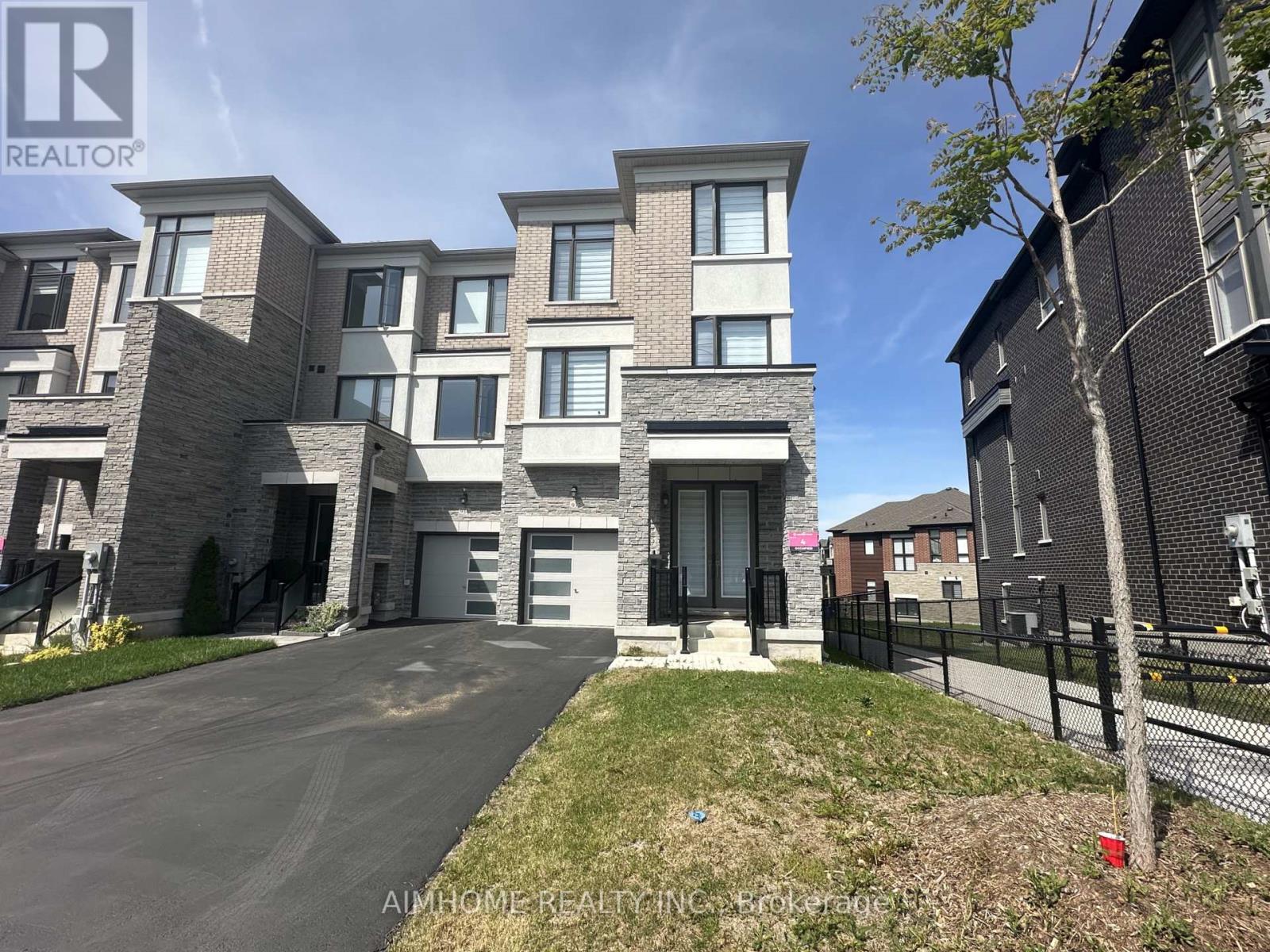 932 ISAAC PHILLIPS WAY, Newmarket, Ontario
