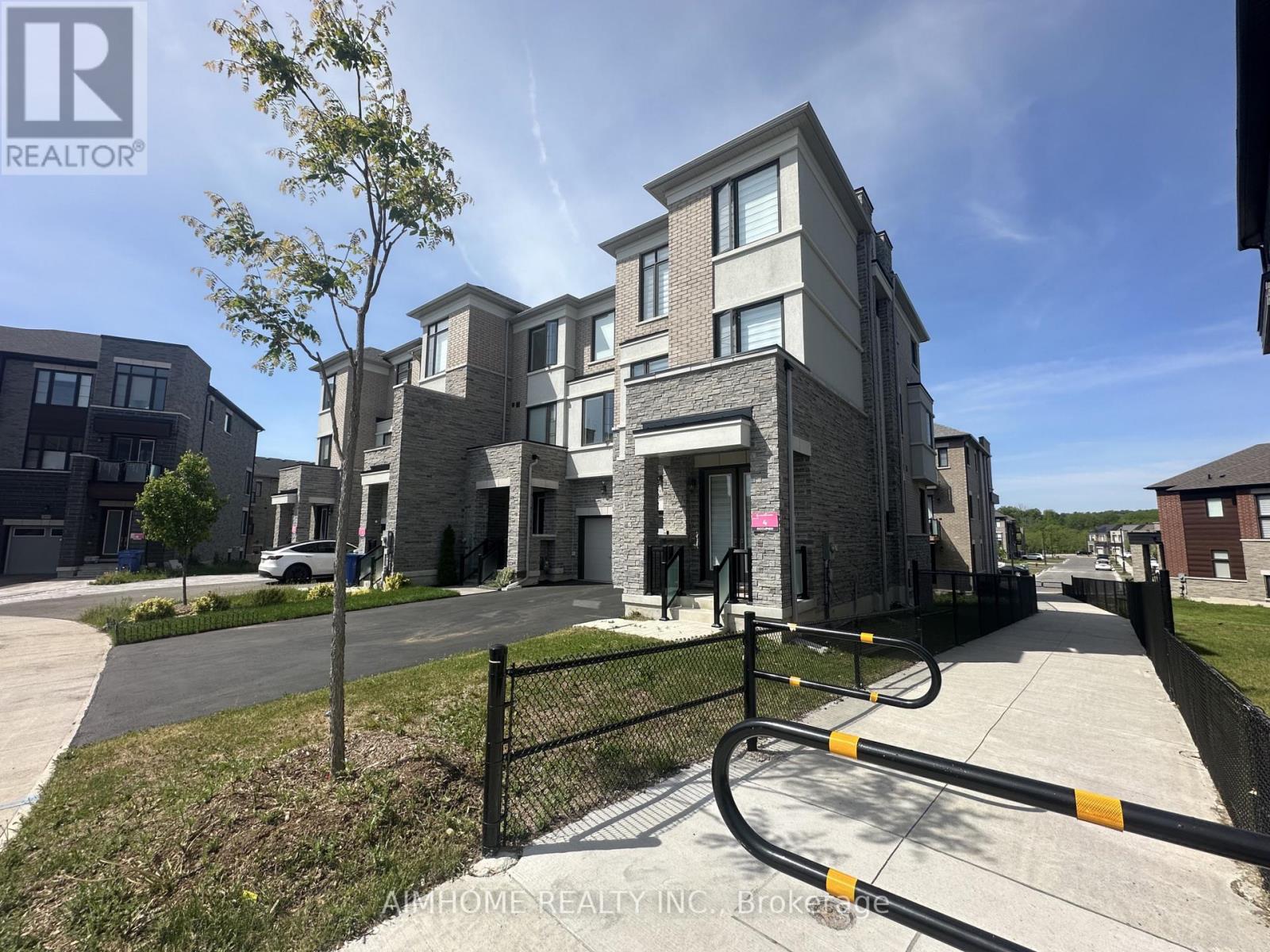 932 Isaac Phillips Way, Newmarket, Ontario  L3X 0M7 - Photo 3 - N13245974