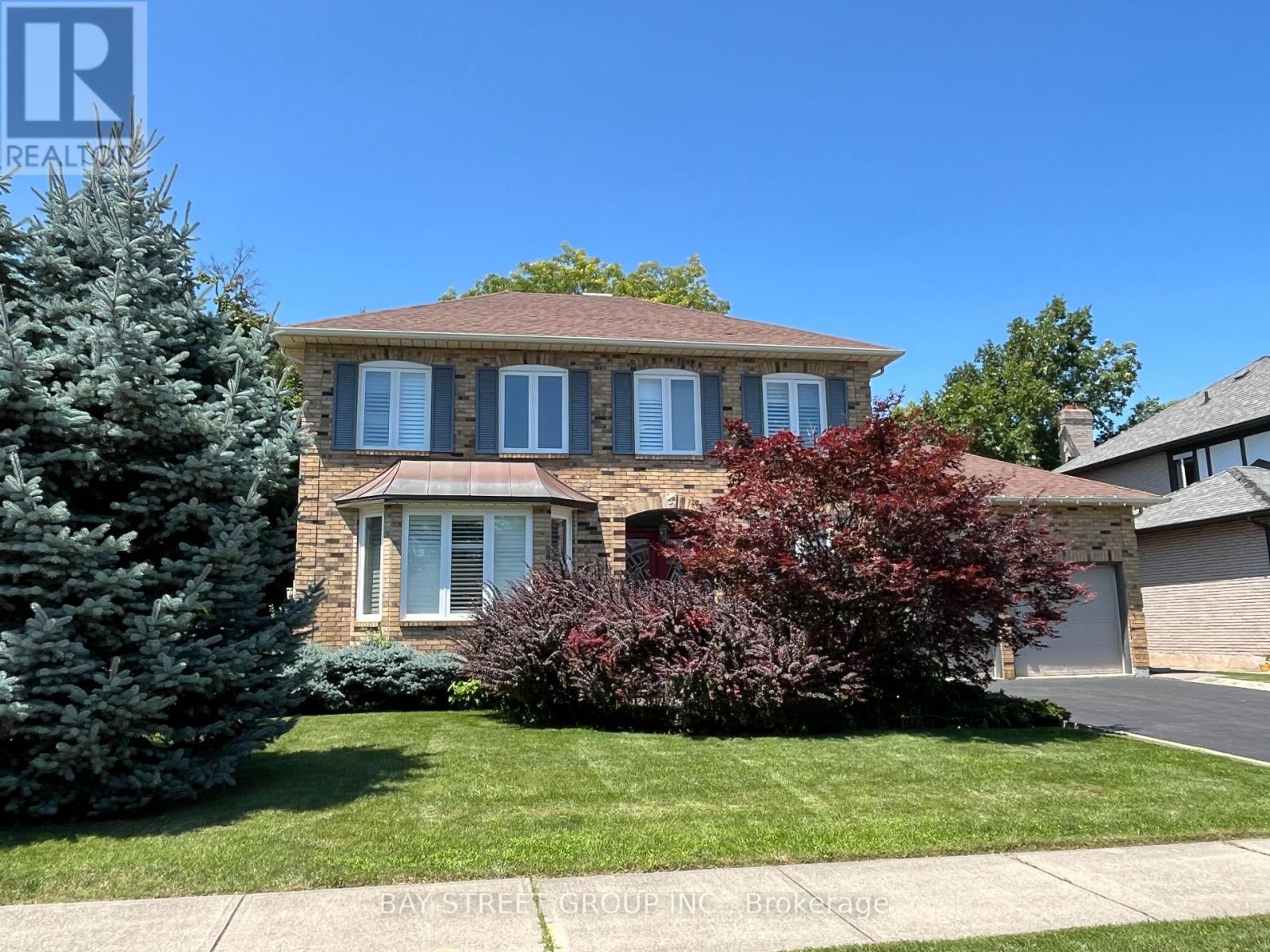 1035 MASTERS GREEN, Oakville, Ontario