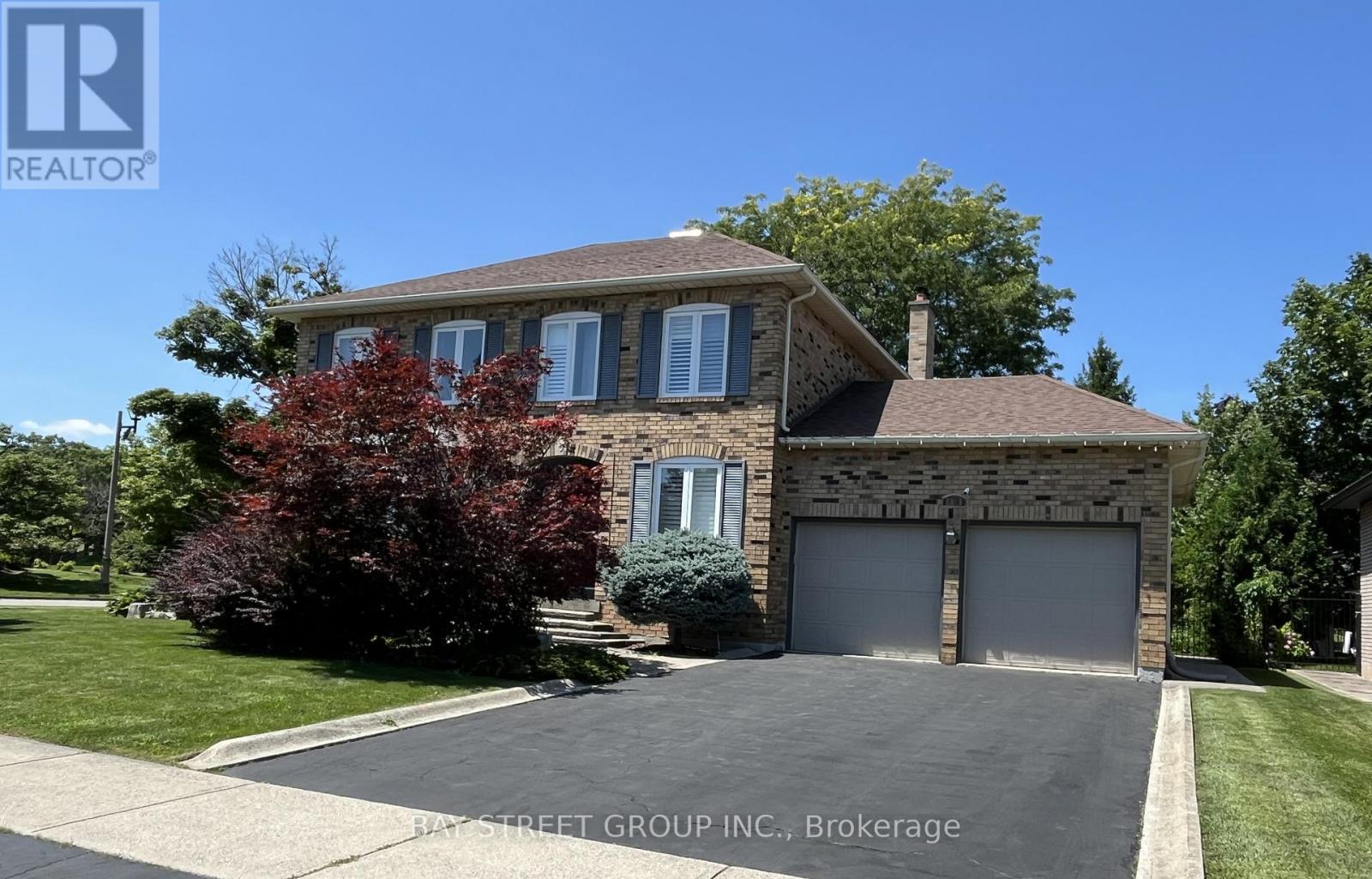 1035 Masters Green, Oakville, Ontario  L6M 2N8 - Photo 2 - W13245976