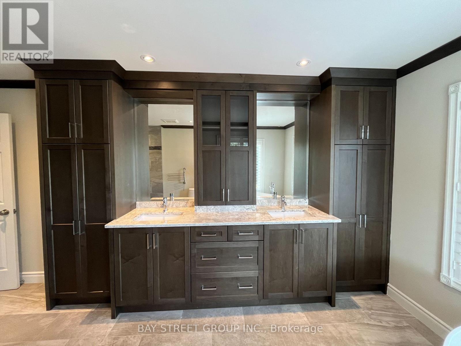 1035 Masters Green, Oakville, Ontario  L6M 2N8 - Photo 23 - W13245976