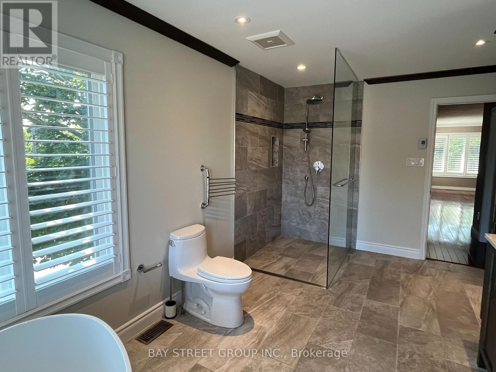 1035 Masters Green, Oakville, Ontario  L6M 2N8 - Photo 24 - W13245976