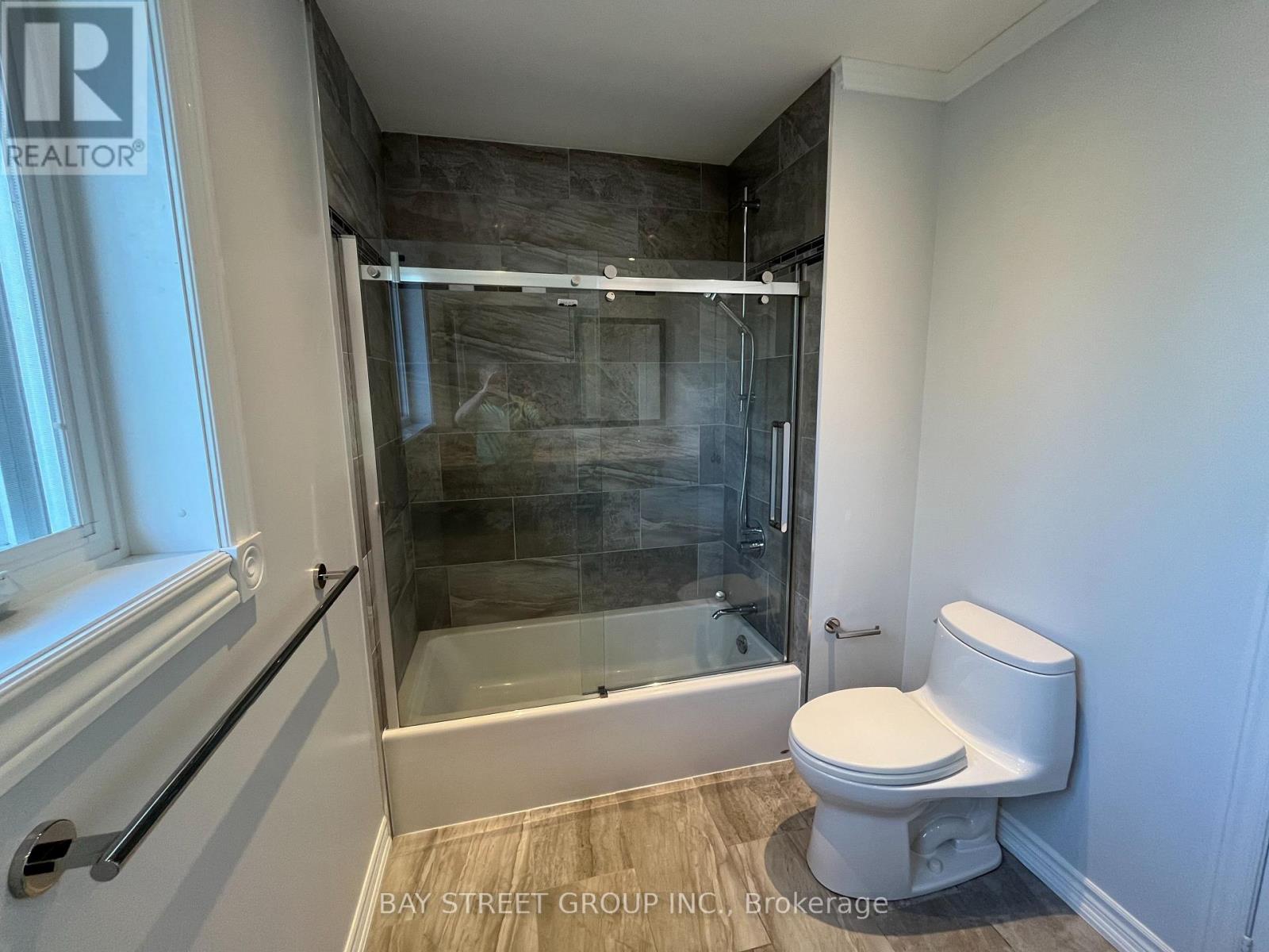 1035 Masters Green, Oakville, Ontario  L6M 2N8 - Photo 32 - W13245976