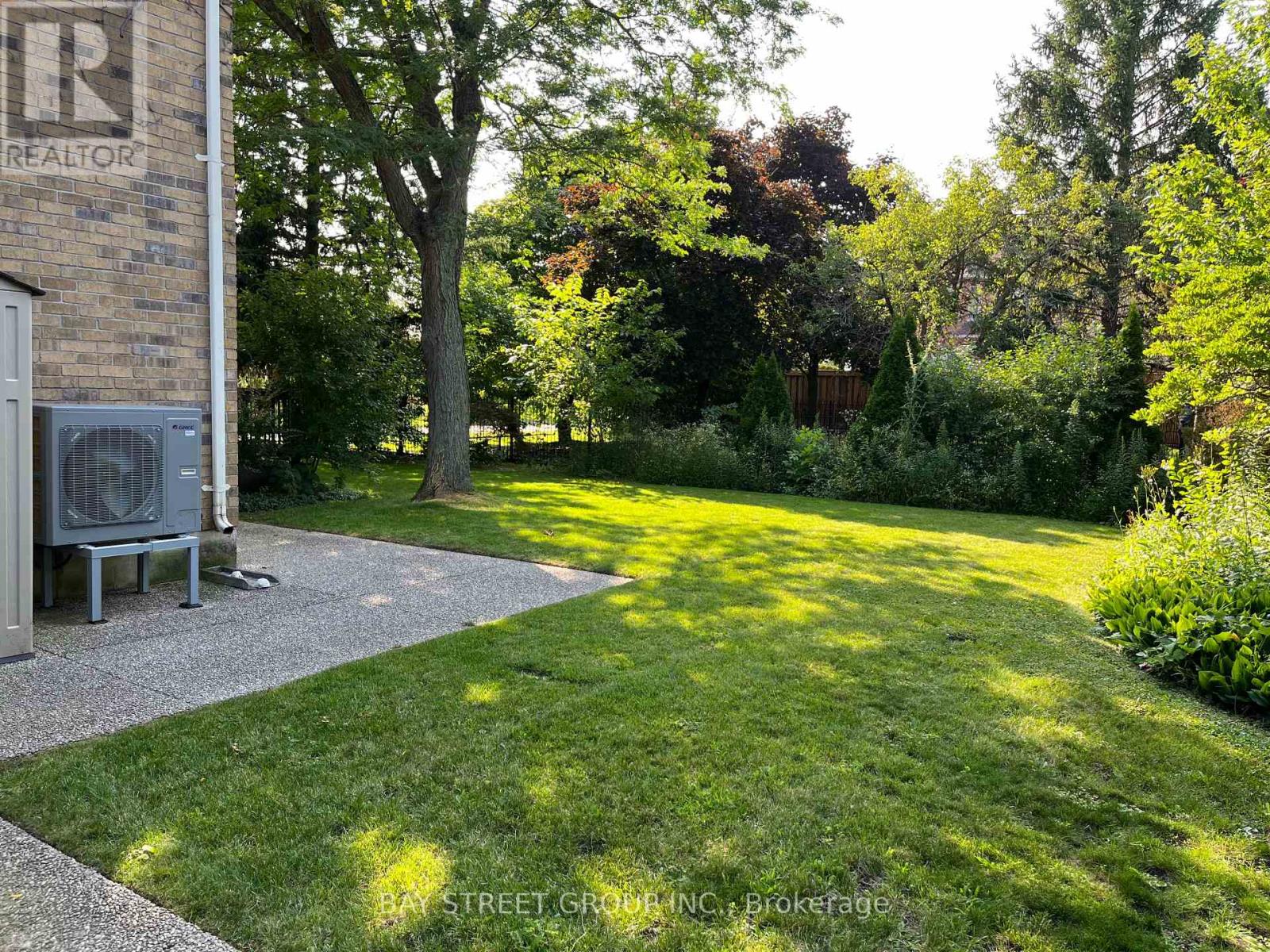 1035 Masters Green, Oakville, Ontario  L6M 2N8 - Photo 39 - W13245976