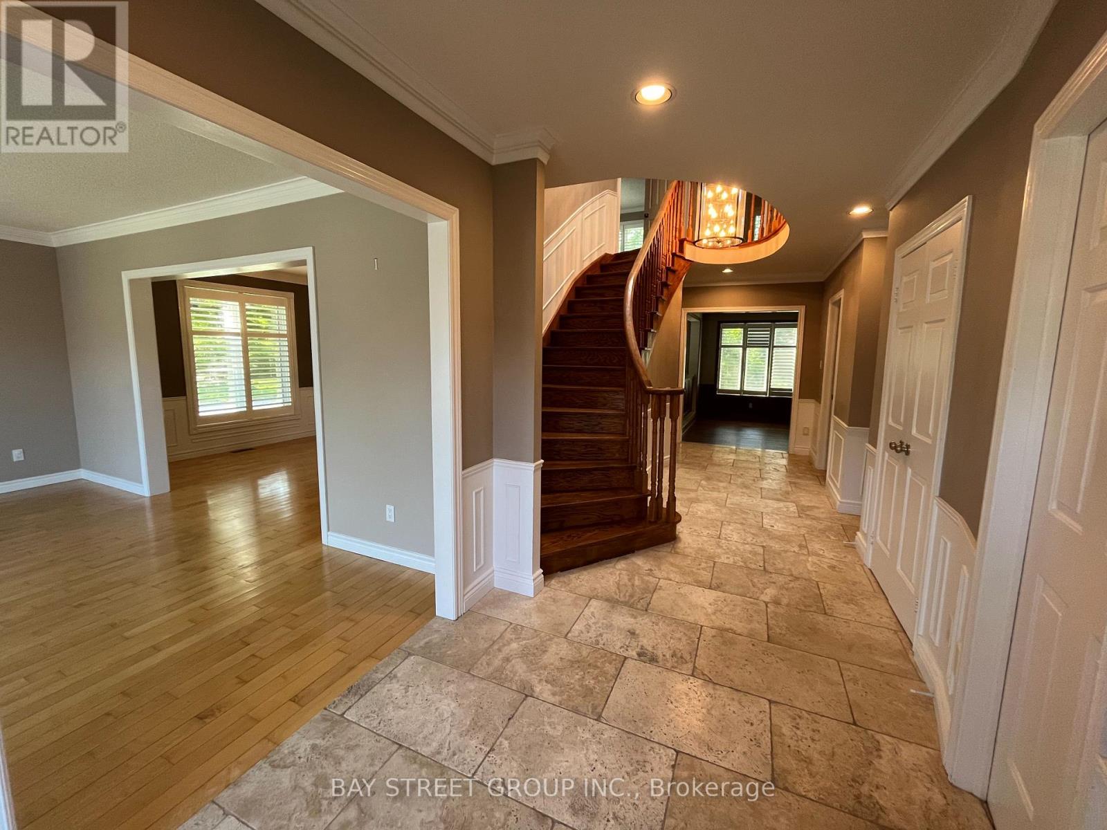 1035 Masters Green, Oakville, Ontario  L6M 2N8 - Photo 5 - W13245976