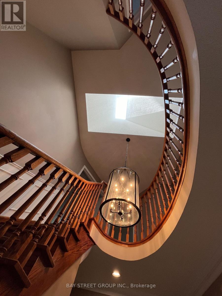 1035 Masters Green, Oakville, Ontario  L6M 2N8 - Photo 6 - W13245976