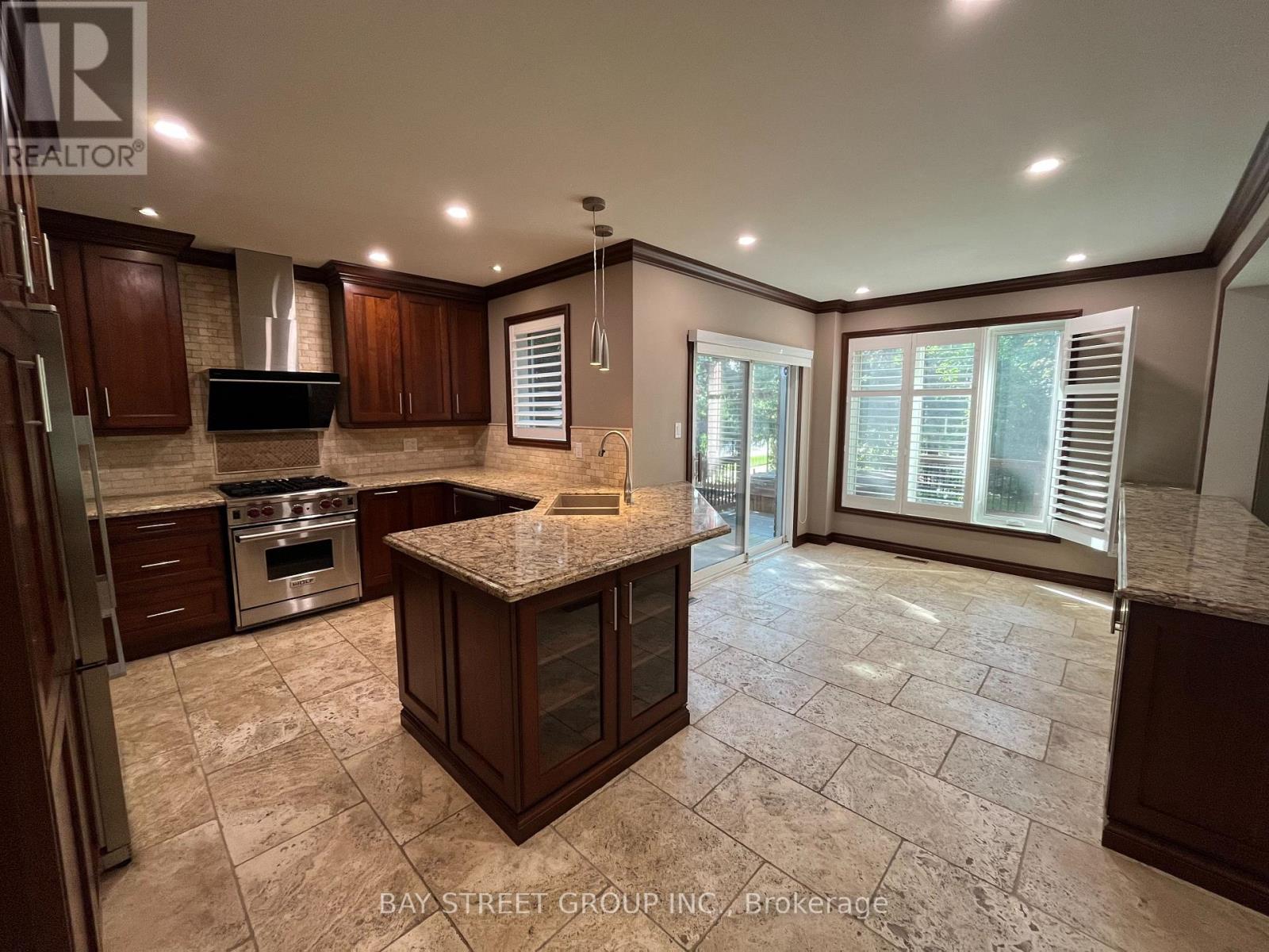 1035 Masters Green, Oakville, Ontario  L6M 2N8 - Photo 9 - W13245976