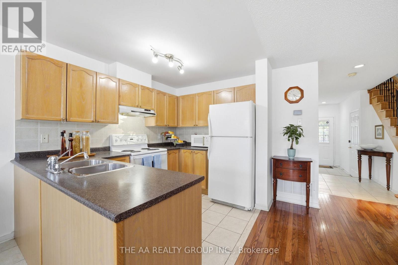 93 San Gabriele Place, Toronto, Ontario  M9L 3A5 - Photo 14 - W13246006