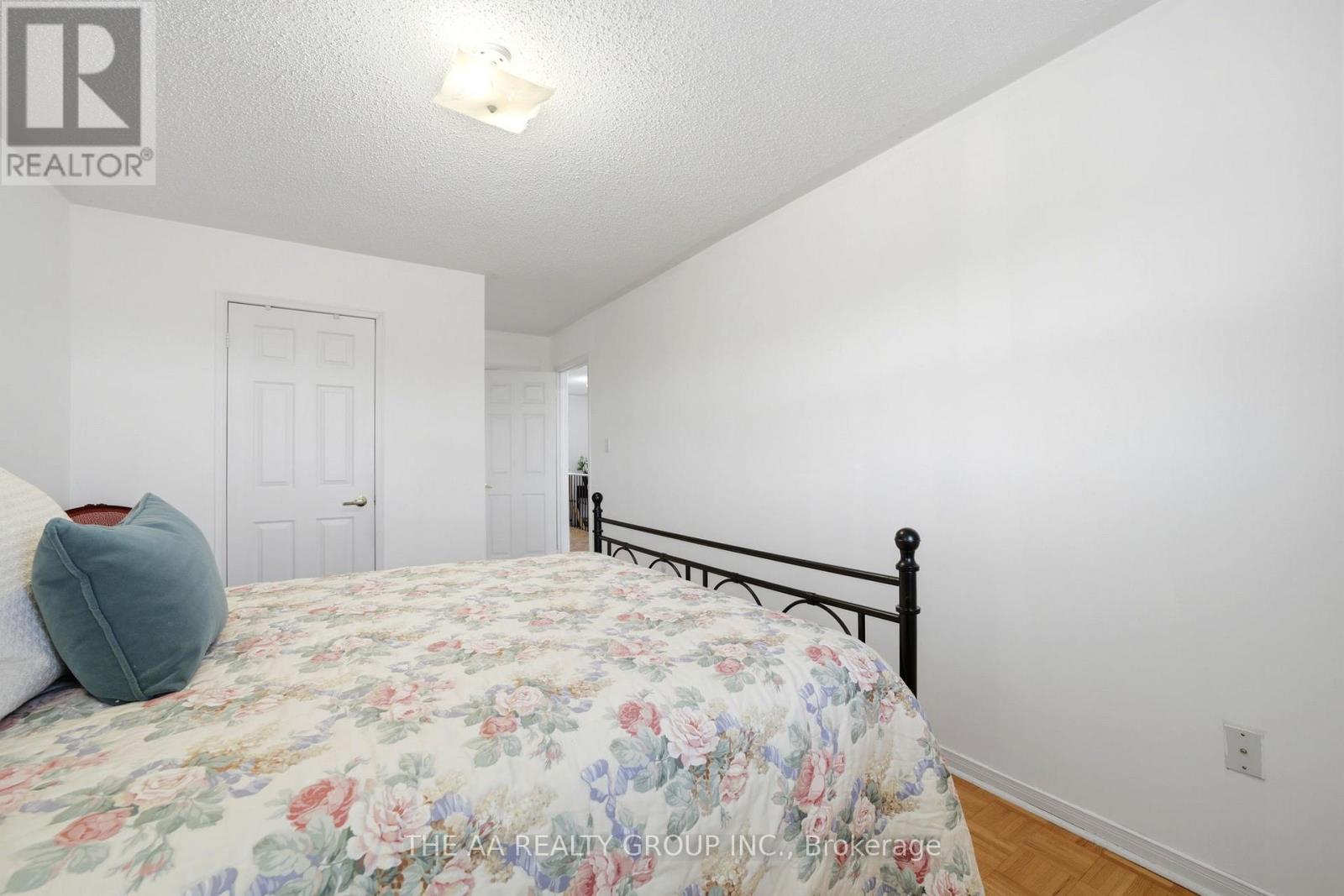93 San Gabriele Place, Toronto, Ontario  M9L 3A5 - Photo 24 - W13246006