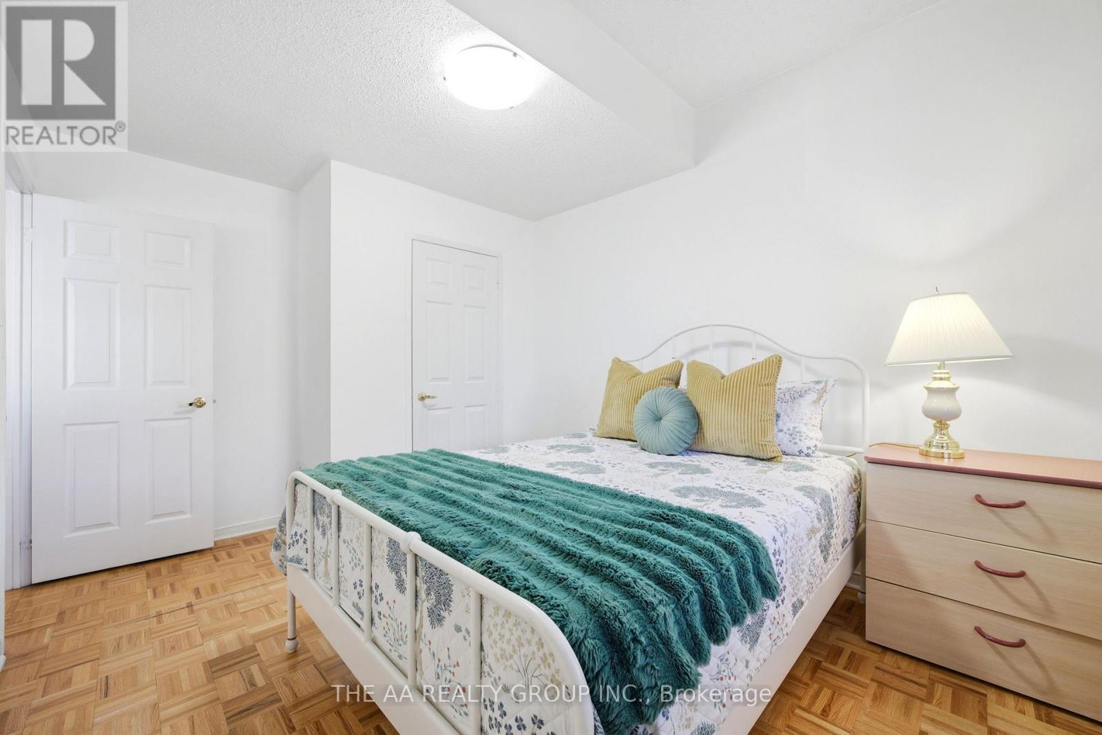93 San Gabriele Place, Toronto, Ontario  M9L 3A5 - Photo 28 - W13246006