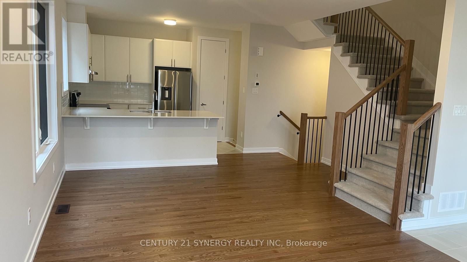516 Oldenburg Avenue S, Mississauga, Ontario  K0A 2Z0 - Photo 3 - W13246070