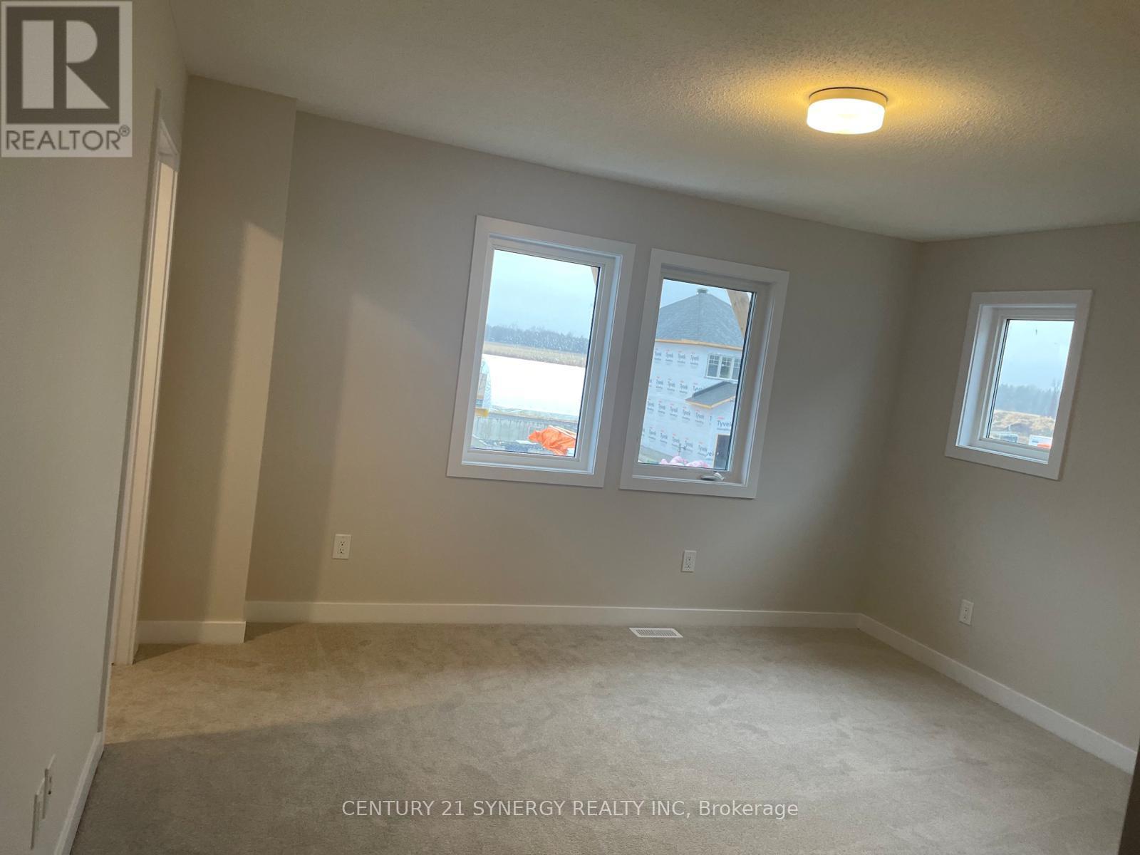 516 Oldenburg Avenue S, Mississauga, Ontario  K0A 2Z0 - Photo 8 - W13246070