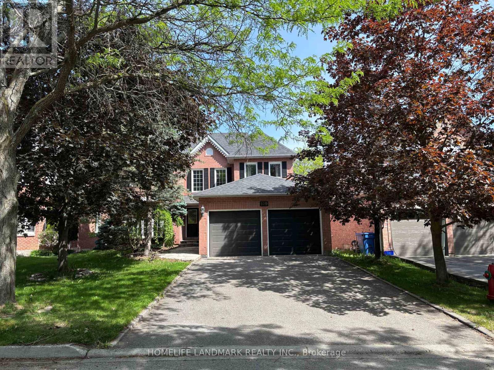 109 CARLYLE CRESCENT, Aurora, Ontario