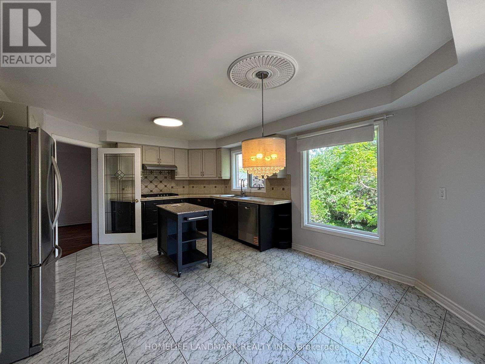 109 Carlyle Crescent, Aurora, Ontario  L4G 6P6 - Photo 8 - N13238210
