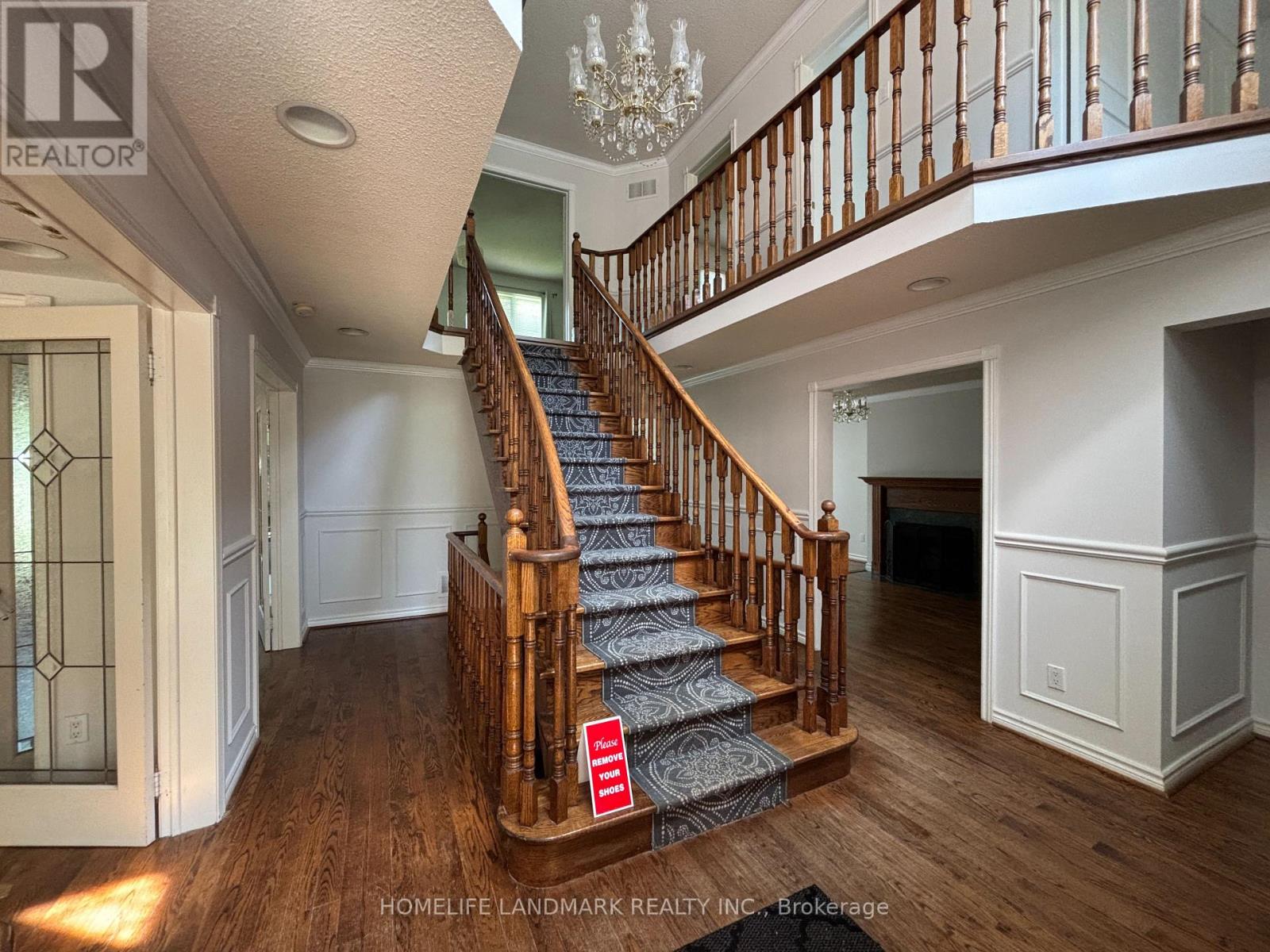 109 Carlyle Crescent, Aurora, Ontario  L4G 6P6 - Photo 3 - N13238210