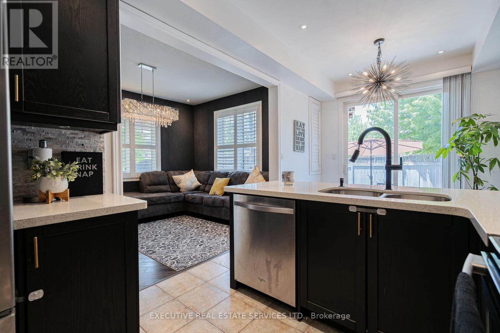 2 Nectarlane Avenue, Caledon, Ontario  L7C 3M8 - Photo 12 - W13218586