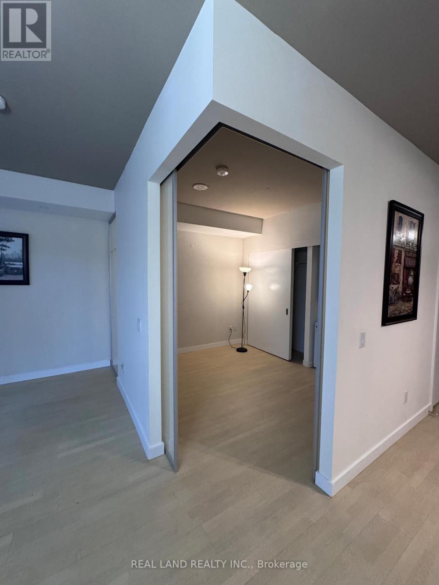 303 - 246 Logan Avenue, Toronto, Ontario  M4M 0E9 - Photo 10 - E13246054