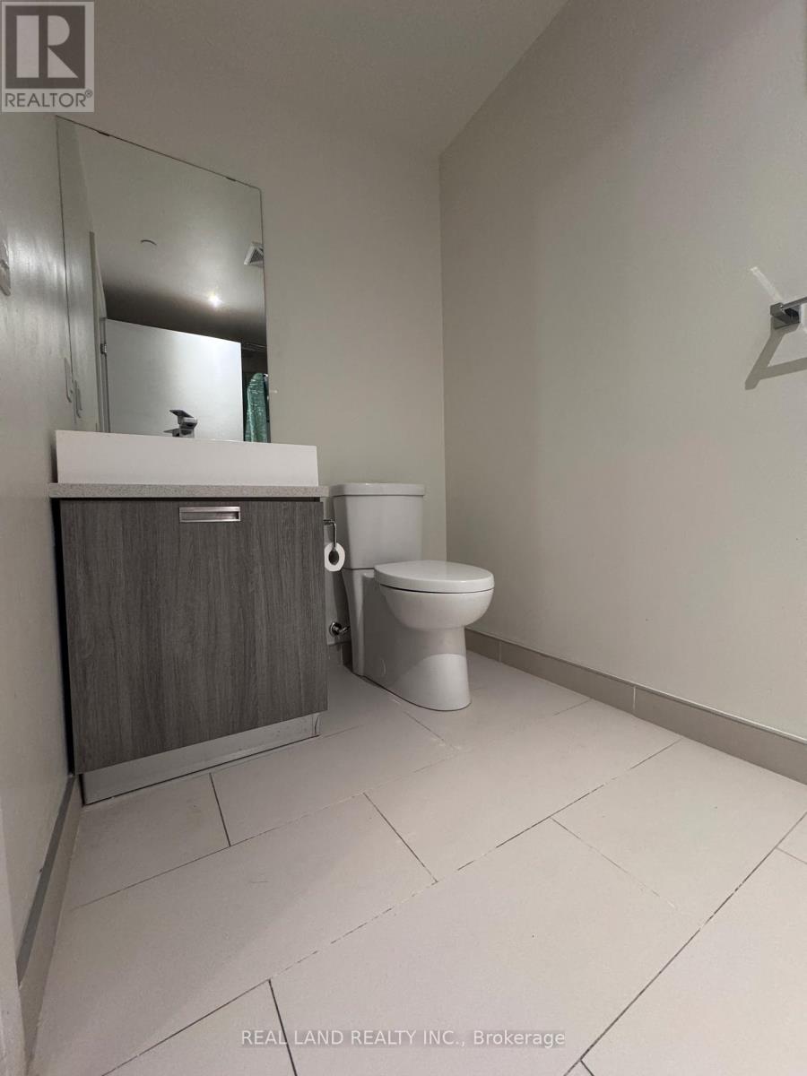303 - 246 Logan Avenue, Toronto, Ontario  M4M 0E9 - Photo 8 - E13246054